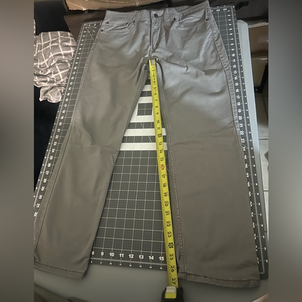 Levi's Men's Gray Straight Jeans